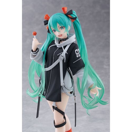 Vocaloid Fashion Hatsune Miku PUNK Version Statue
Vocaloid Taito Statues and Busts. Item Number: SAN4517675a