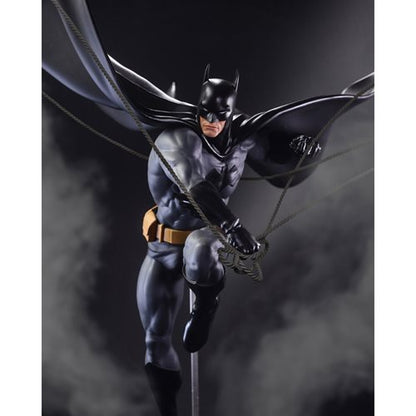 Batman
DC Direct DC Designer Series Batman by Dan Mora Resin Statue
Batman DC Direct Statues and Busts
Item Number: MF30239WNK