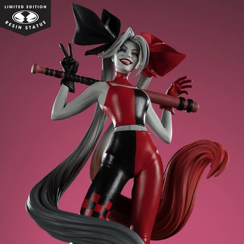 DC Direct Harley Quinn by Alex Garner Harley Quinn: Red, White, and Black 1:10 Scale Resin Statue
DC Direct Batman Statues. Item Number: MF30255WNK