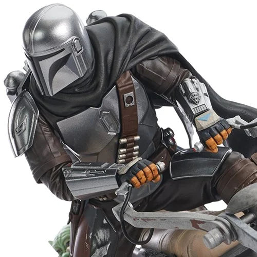 Star Wars: The Mandalorian Din Djarin on Speeder Bike Premier Collection 1:7 Scale Statue
Star Wars Diamond Select Statues and Busts. Item Number: DC84508