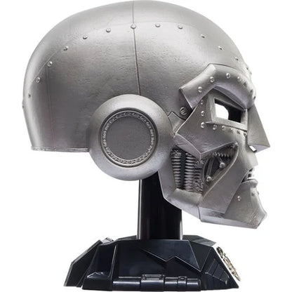 Fantastic Four Marvel Legends Doctor Doom Premium Roleplay Helmet Prop Replica
Fantastic Four Hasbro Prop Replicas. Item Number: HSG0586