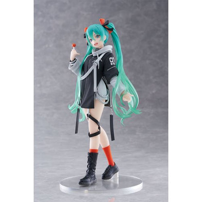 Vocaloid Fashion Hatsune Miku PUNK Version Statue
Vocaloid Taito Statues and Busts. Item Number: SAN4517675a