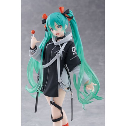 Vocaloid Fashion Hatsune Miku PUNK Version Statue
Vocaloid Taito Statues and Busts. Item Number: SAN4517675a