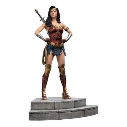 Zack Snyder's Justice League Wonder Woman Trinity Series 1:6 Scale Statue
Wonder Woman WETA Workshop Statues and Bust. Item Number: WT42648a