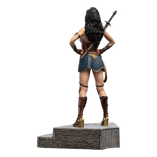 Zack Snyder's Justice League Wonder Woman Trinity Series 1:6 Scale Statue
Wonder Woman WETA Workshop Statues and Bust. Item Number: WT42648a