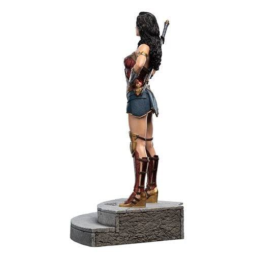 Zack Snyder's Justice League Wonder Woman Trinity Series 1:6 Scale Statue
Wonder Woman WETA Workshop Statues and Bust. Item Number: WT42648a