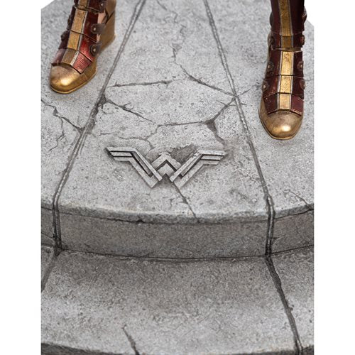 Zack Snyder's Justice League Wonder Woman Trinity Series 1:6 Scale Statue
Wonder Woman WETA Workshop Statues and Bust. Item Number: WT42648a
