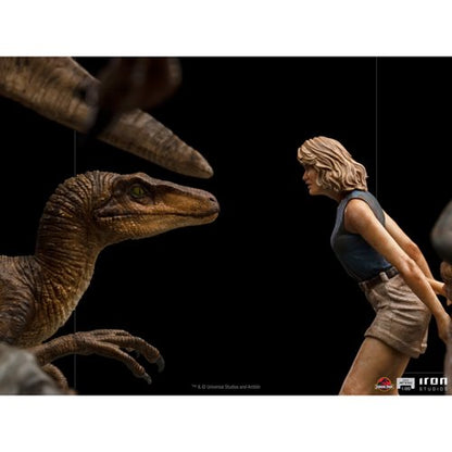 Jurassic Park The Final Scene Demi 1:20 Scale Diorama Statue
Jurassic Park Iron Studios Statues and Busts. Item Number: RN34829a