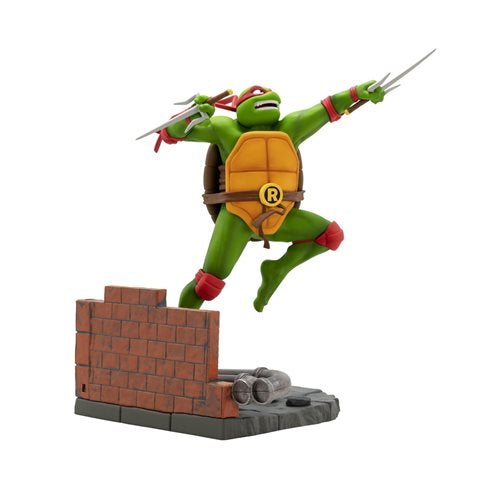 Teenage Mutant Ninja Turtle Raphael Super Figure Collection 1:10 Scale Figurine
Teenage Mutant Ninja Turtles Abysse America Statues and Busts. Item Number: ABYFIG095a
