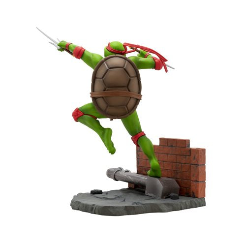 Teenage Mutant Ninja Turtle Raphael Super Figure Collection 1:10 Scale Figurine
Teenage Mutant Ninja Turtles Abysse America Statues and Busts. Item Number: ABYFIG095a