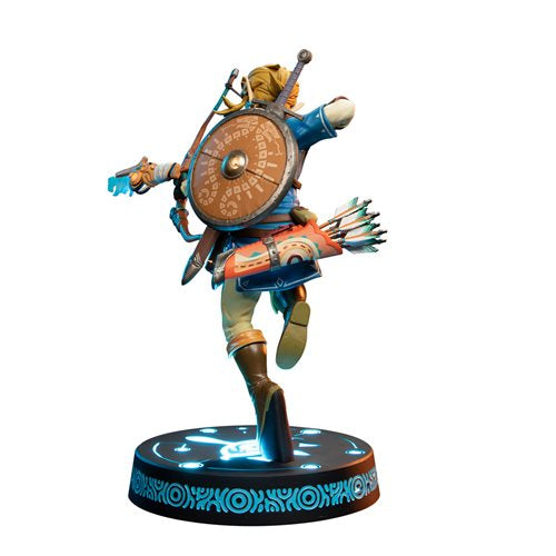 The Legend of Zelda: Breath of the Wild Link Collector's Edition Statue
The Legend of Zelda First 4 Figures Statues and Busts. Item Number: DH3009158