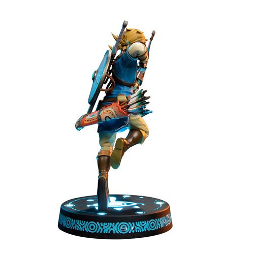The Legend of Zelda: Breath of the Wild Link Collector's Edition Statue
The Legend of Zelda First 4 Figures Statues and Busts. Item Number: DH3009158