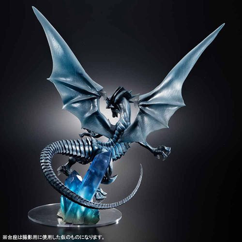 Yu-Gi-Oh! Duel Monsters Blue-Eyes White Dragon Holographic Edition Art Works Monsters Statue
Yu-Gi-Oh MegaHouse Statues and Busts. Item Number: UTCMH83469