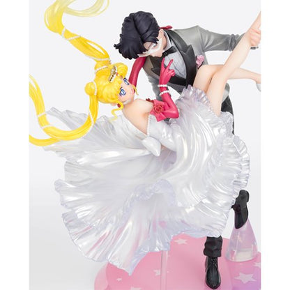 Sailor Moon Usagi and Tuxedo Mask Moonlight Glow Edition FiguartsZERO Chouette Statue
Sailor Moon Bandai Tamashii Nations Statues and Busts. Item Number: BLFBAS68655WN