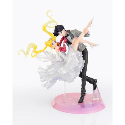 Sailor Moon Usagi and Tuxedo Mask Moonlight Glow Edition FiguartsZERO Chouette Statue
Sailor Moon Bandai Tamashii Nations Statues and Busts. Item Number: BLFBAS68655WN